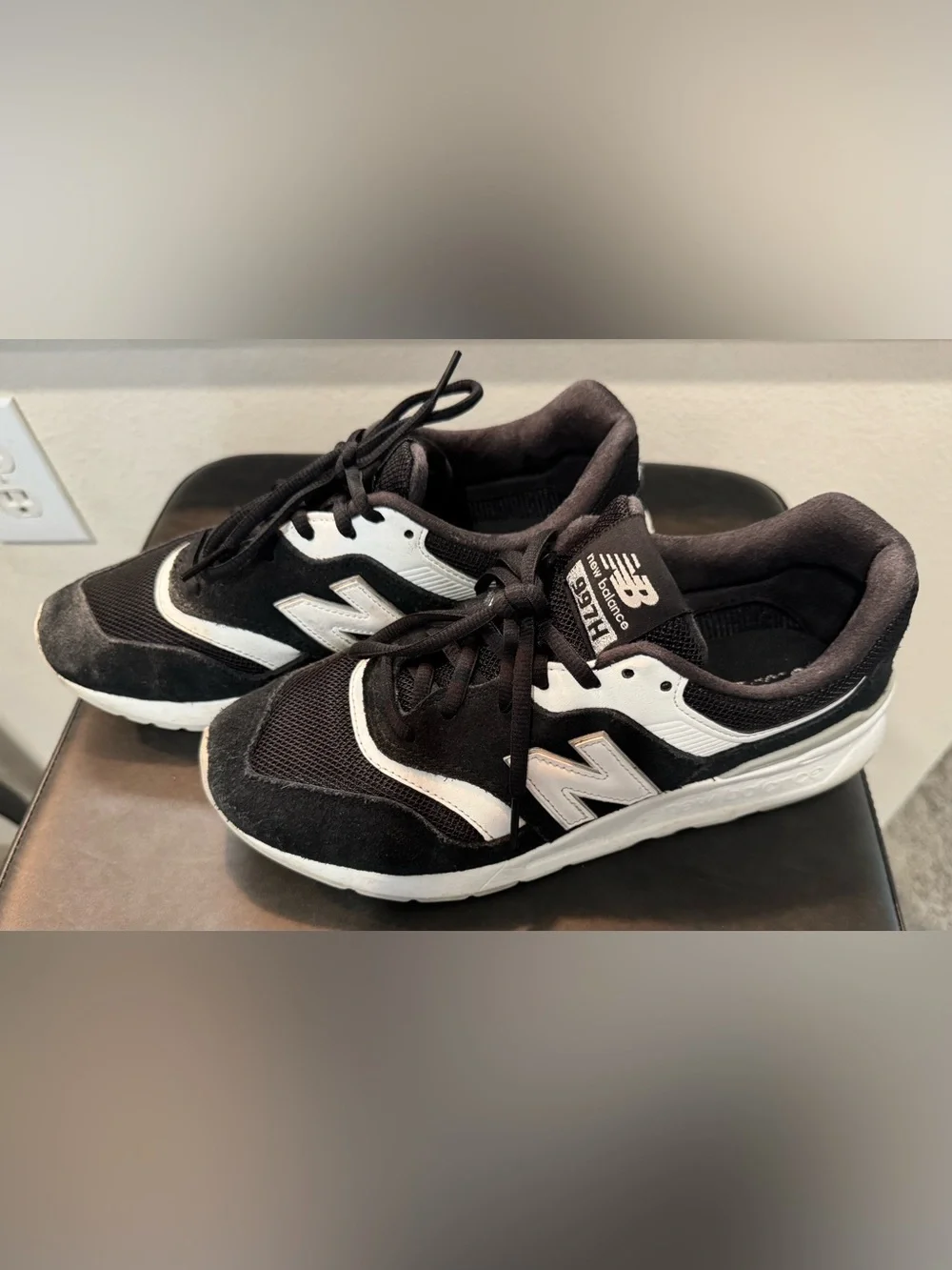 New Balance Men’s Black and White Athletic Sneakers